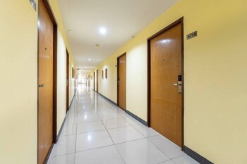 One Residence Navanakorn,,3 star