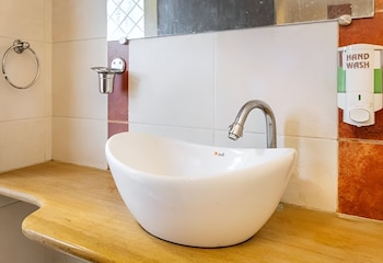 shrisha villas and resorts