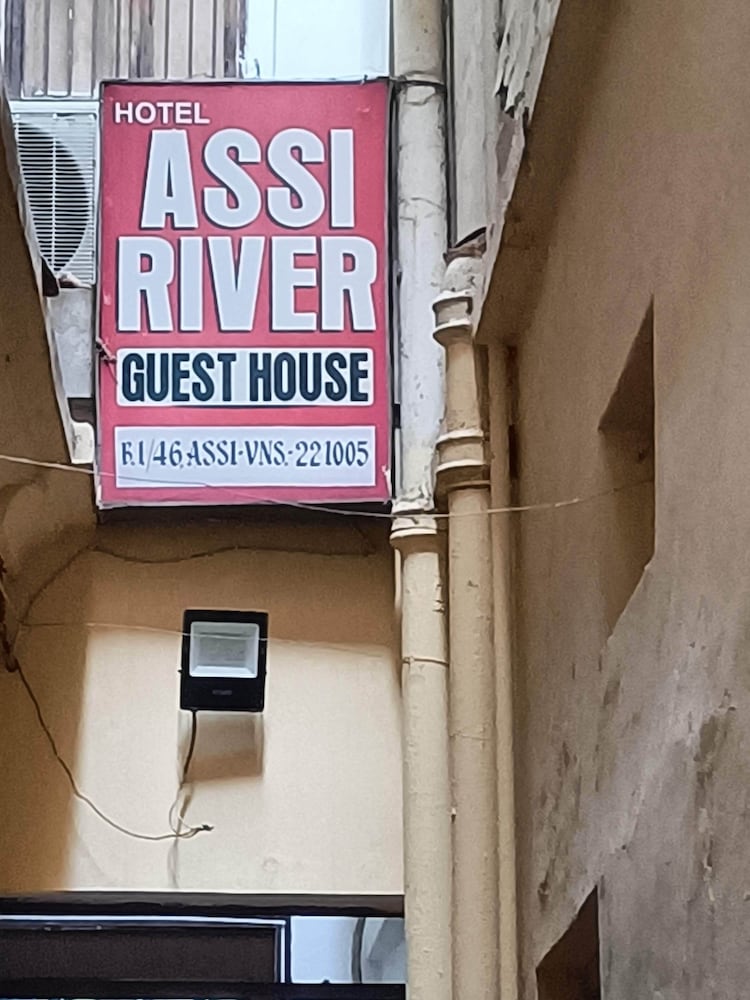 hotel assi river