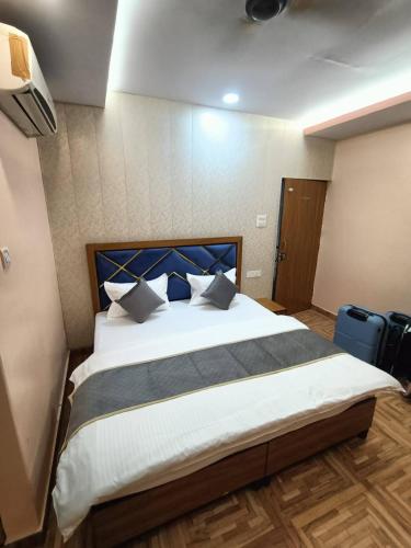 Hotel Assi River,,3 star