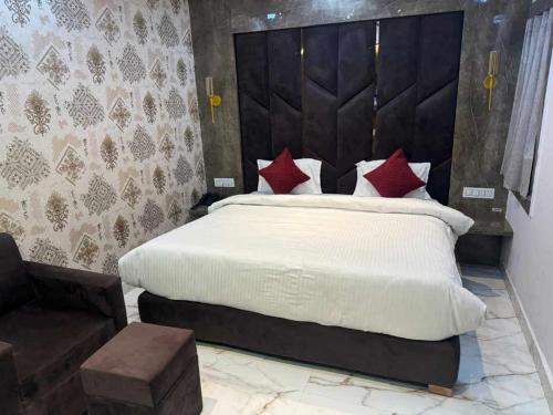 Hotel Assi River,,3 star