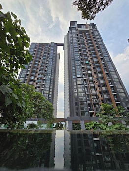 Damansara Seresta,,2 star