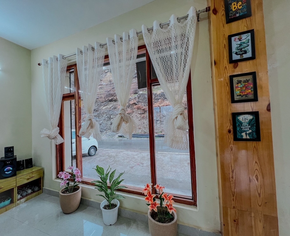 keylong heights guest house