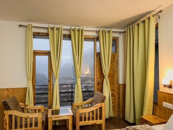 keylong heights guest house