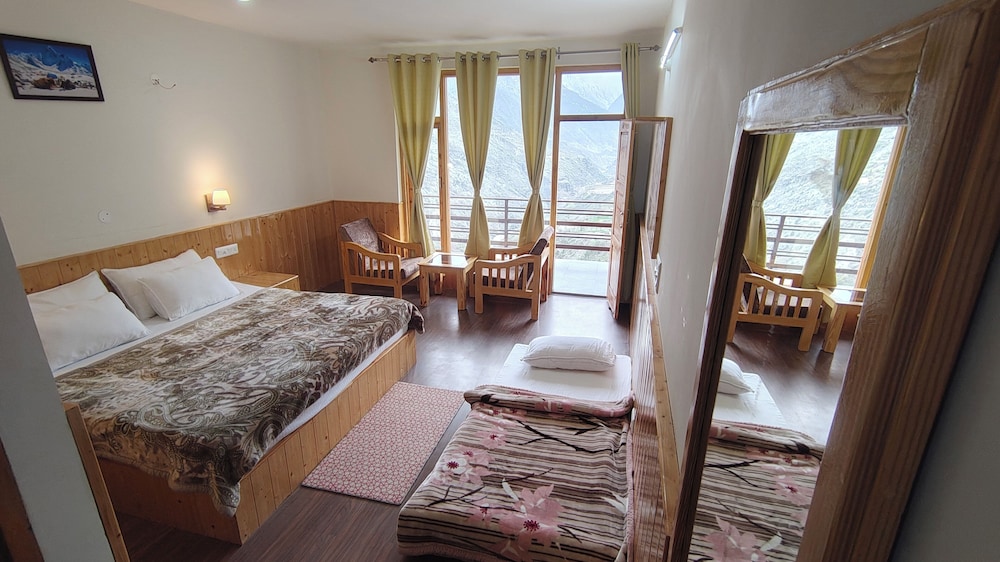 keylong heights guest house