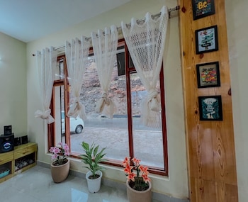 keylong heights guest house