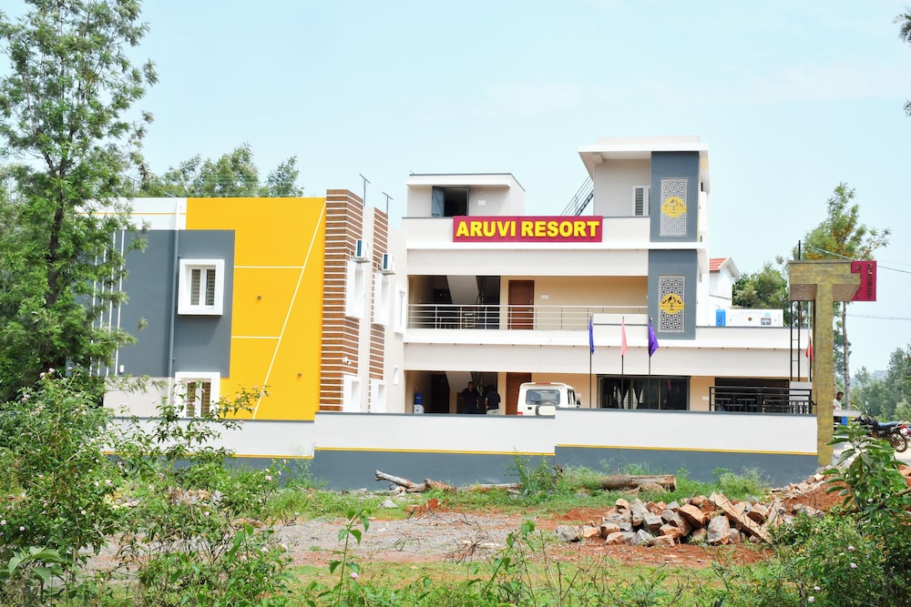 aruvi resort