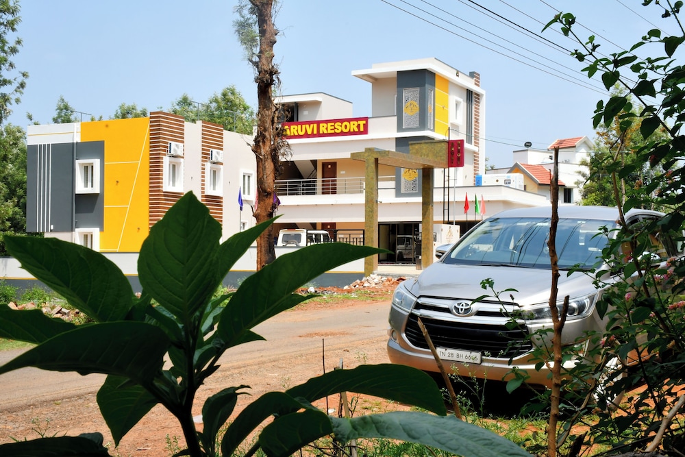 aruvi resort