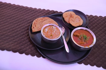 hotel shree radha rani palace