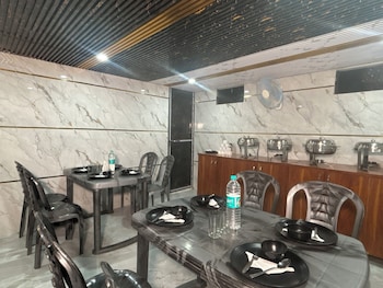 hotel shree radha rani palace