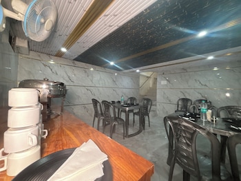 hotel shree radha rani palace