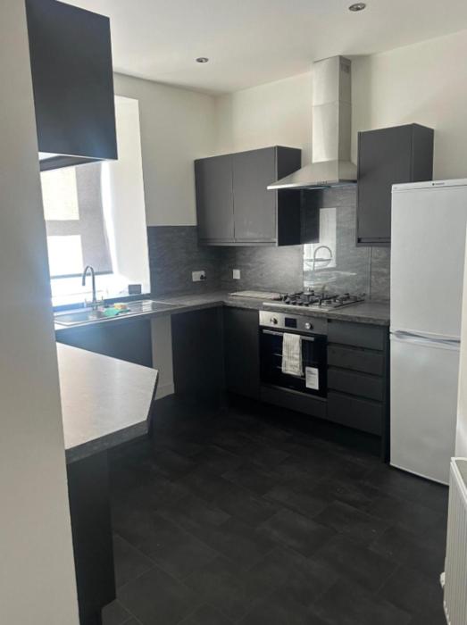 central 3 bed seaside apartment sleeps 5