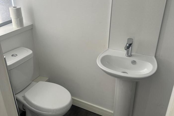 central 3 bed seaside apartment sleeps 5