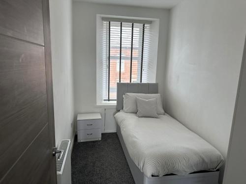 central 3 bed seaside apartment sleeps 5