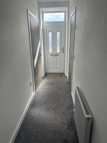 Central 3-Bed Seaside Apartment - Sleeps 5,,3 star