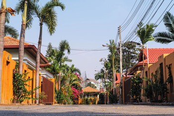 massarossa pool villa pattaya