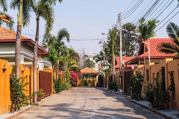 massarossa pool villa pattaya