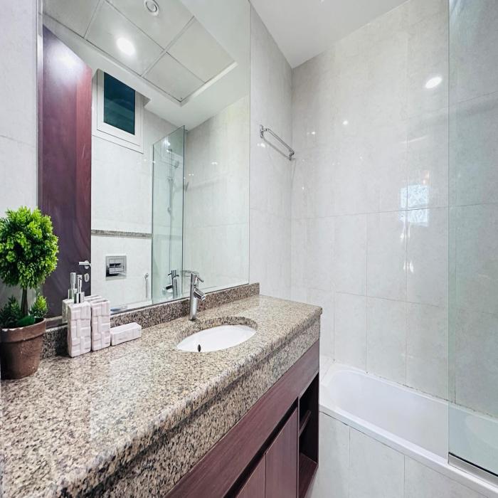 modern 1br w pool and parking at roxana residence