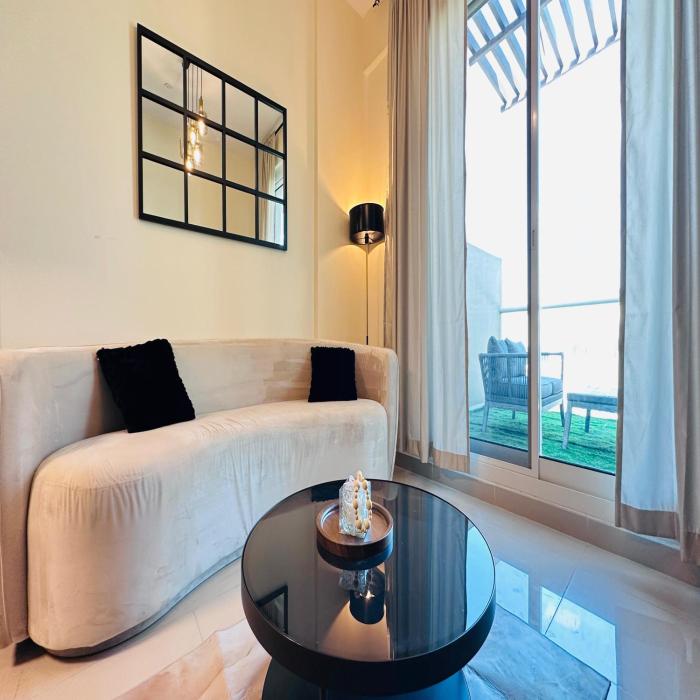 modern 1br w pool and parking at roxana residence