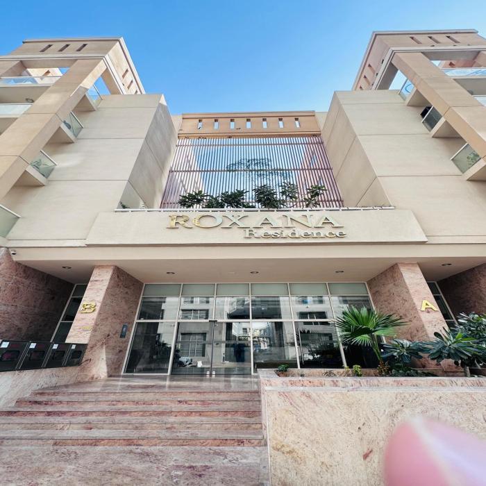 modern 1br w pool and parking at roxana residence