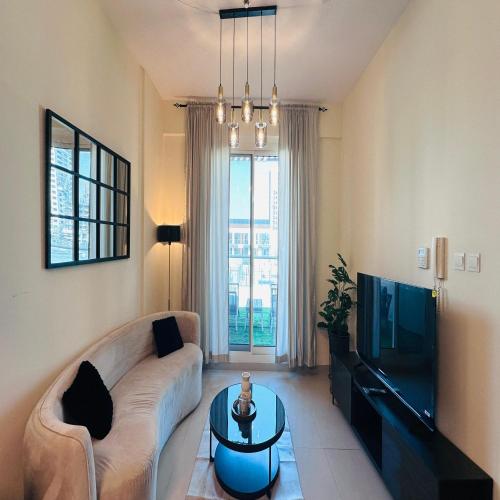 modern 1br w pool and parking at roxana residence