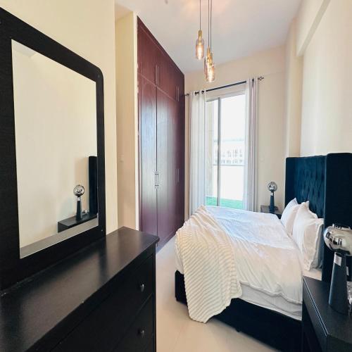 modern 1br w pool and parking at roxana residence