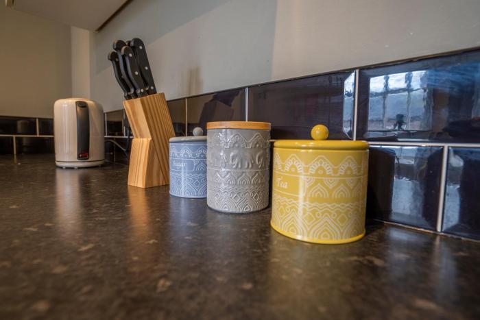 2 bed town centre free parking