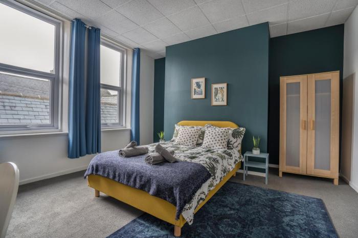 2 bed town centre free parking