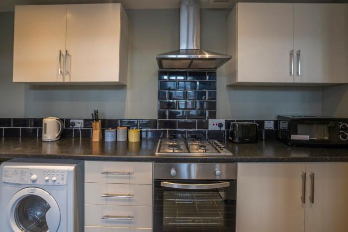 2 bed town centre free parking