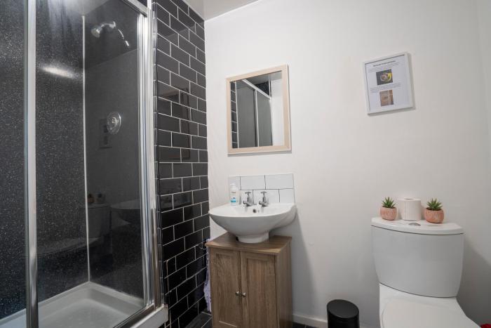 2 bed town centre free parking