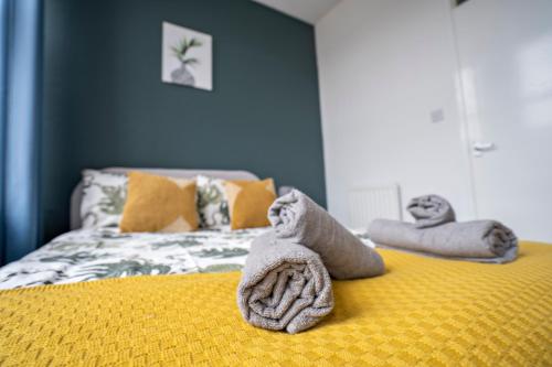 2 bed town centre free parking