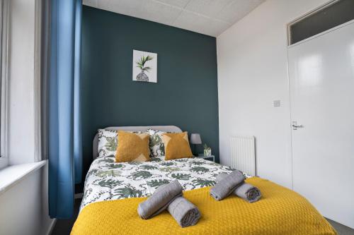 2 Bed-Town Centre-Free Parking,,2 star