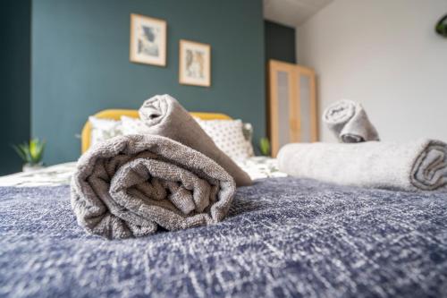 2 bed town centre free parking