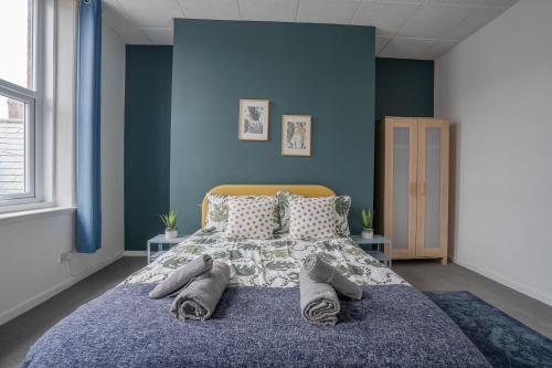 2 bed town centre free parking