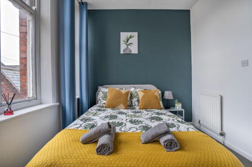 2 bed town centre free parking