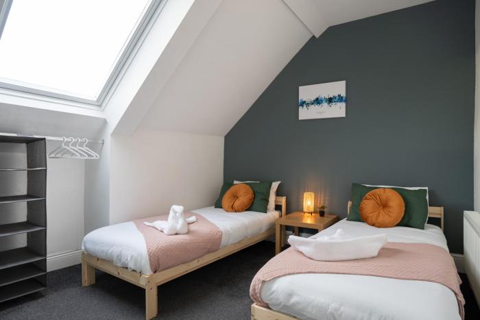 4bedrooms 3bath 9beds wallsend