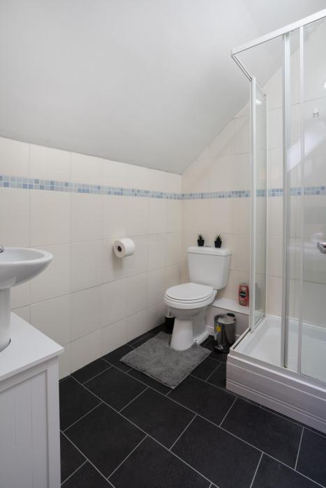 4bedrooms 3bath 9beds wallsend