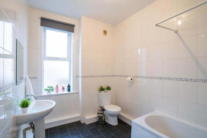 4bedrooms 3bath 9beds wallsend