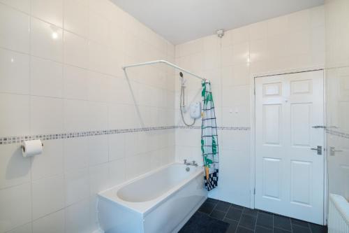 4bedrooms 3bath 9beds wallsend