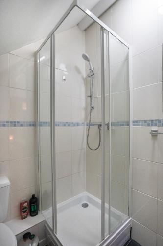 4bedrooms 3bath 9beds wallsend