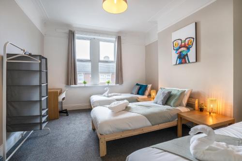 4Bedrooms-3Bath-9Beds-Wallsend,,2 star