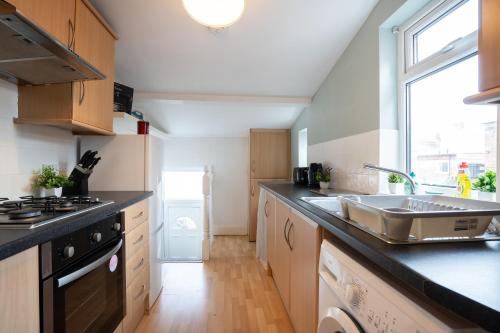 4bedrooms 3bath 9beds wallsend