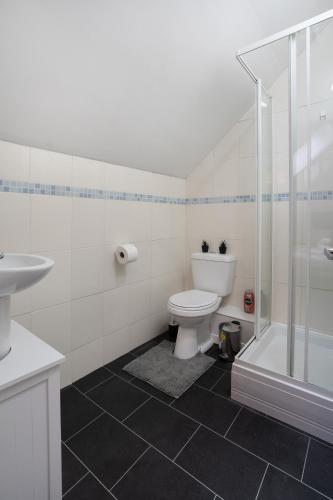 4bedrooms 3bath 9beds wallsend