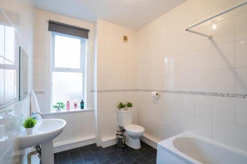 4bedrooms 3bath 9beds wallsend