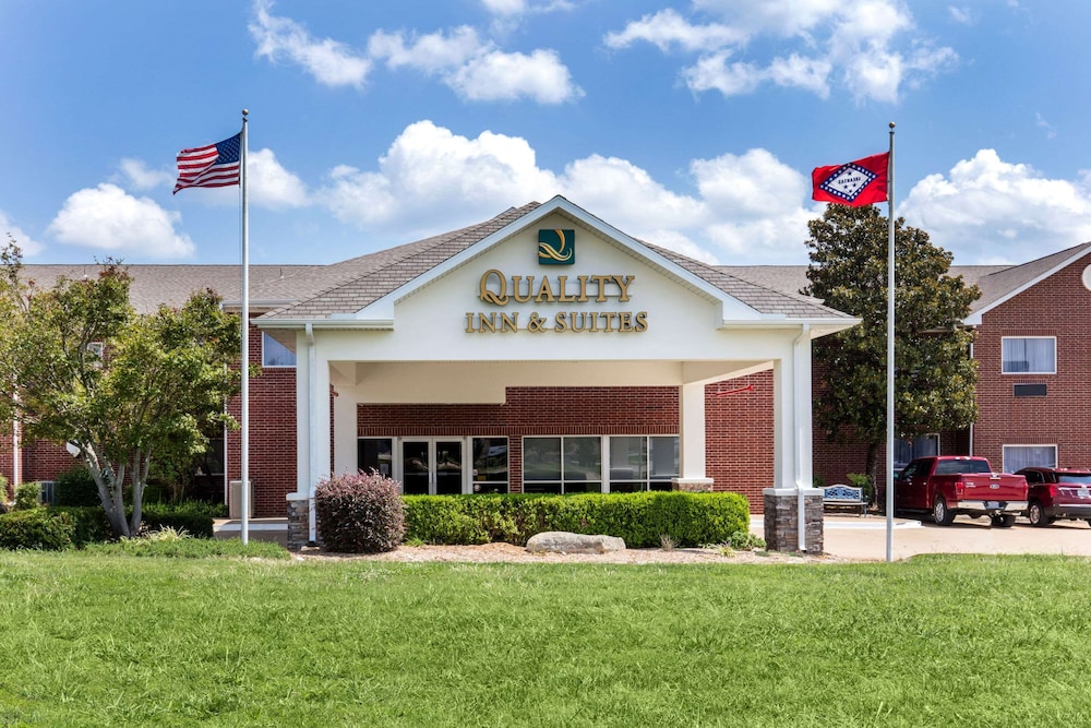 quality inn and suites mountain home north