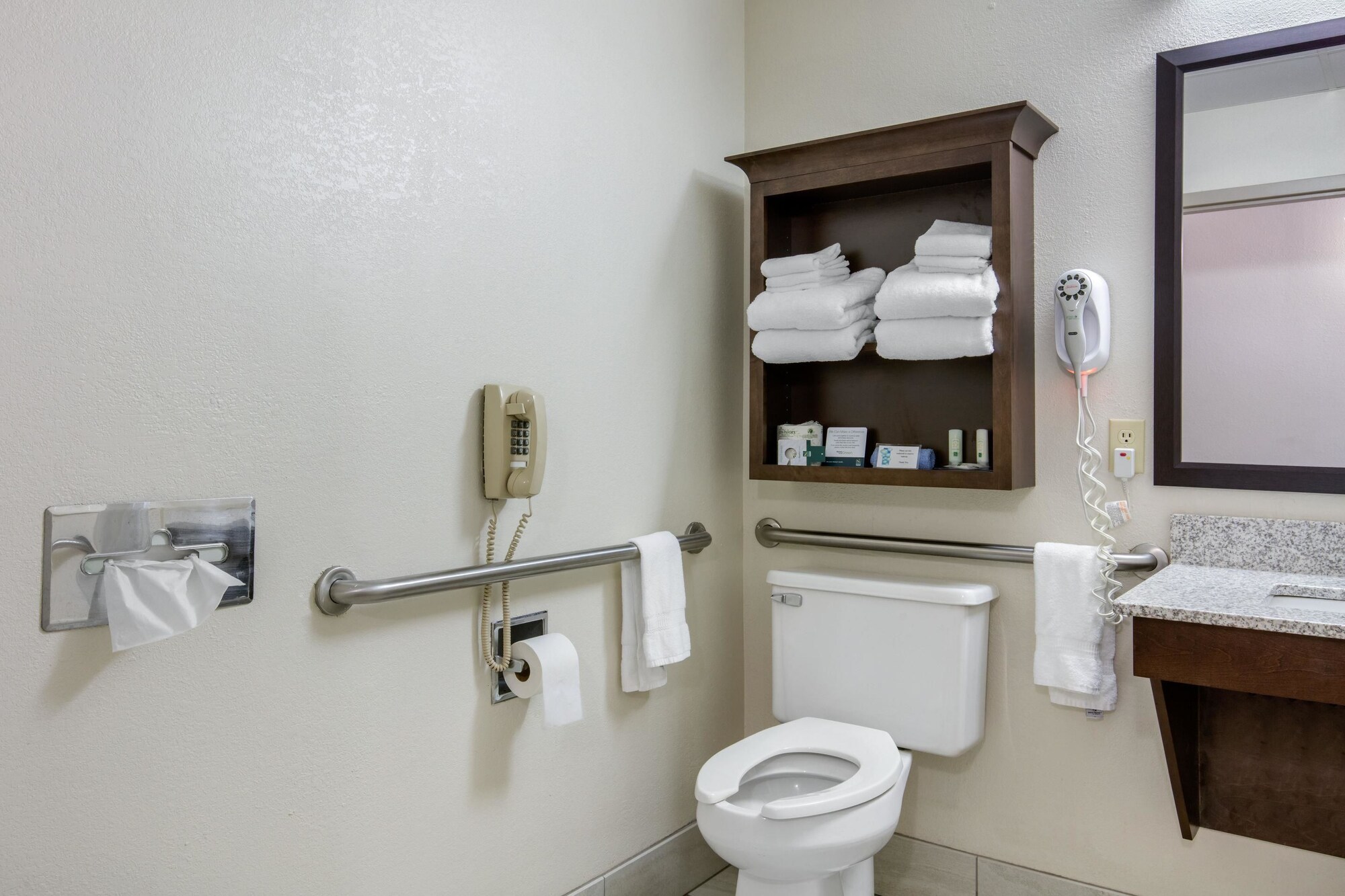 quality inn and suites mountain home north