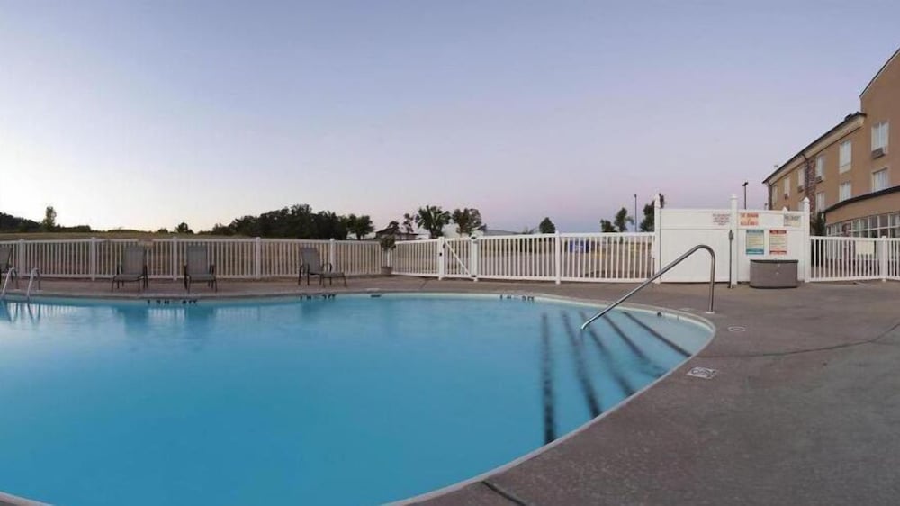 holiday inn express hotel and suites mountain home by ihg