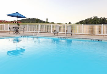 Holiday Inn Express Hotel & Suites Mountain Home By Ihg,Arkansas>>Mountain Home,3 star