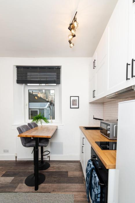1 bedroom apartment free parking