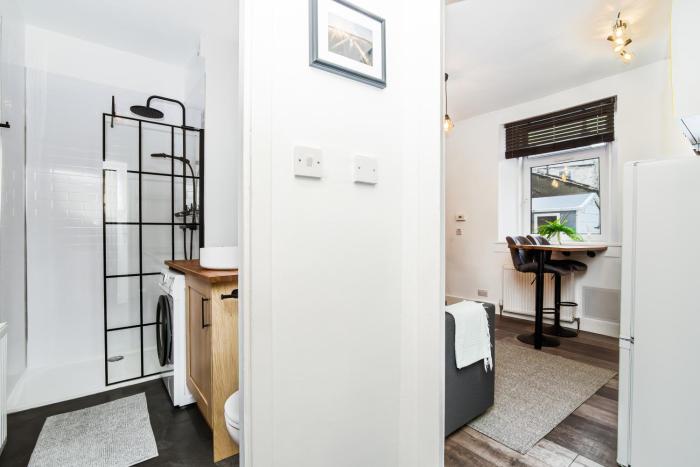 1 bedroom apartment free parking